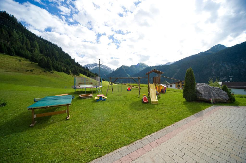 Gaestehaus Alpenblick Berwang Exterior foto